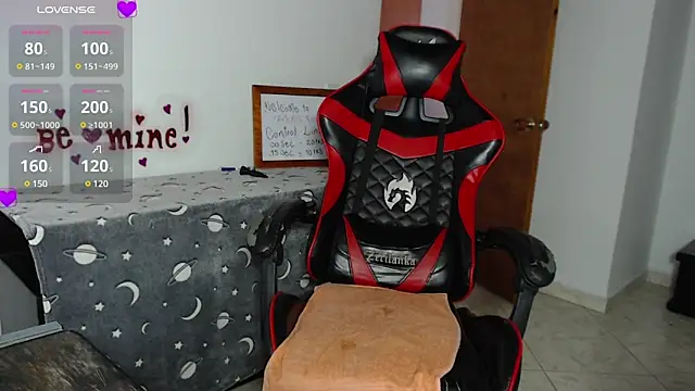 Snapshot of ArtemisNature chatting on March 18, 8:04 pm ArtemisNature online show from March 18, 8:04 pm