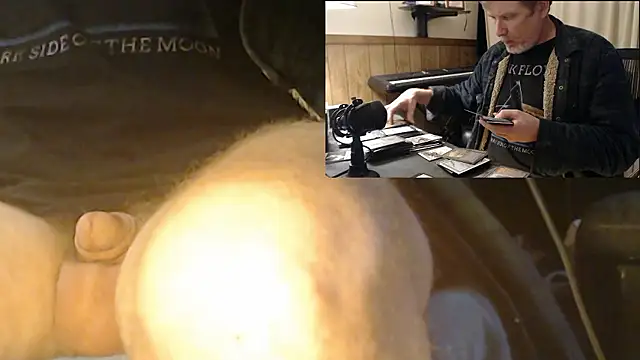 Snapshot of BrisonChase chatting on December 2, 4:42 pm BrisonChase online show from December 2, 4:42 pm