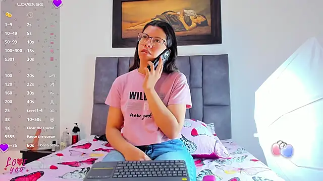 Vahiolet smith online show from March 22, 3:32 am