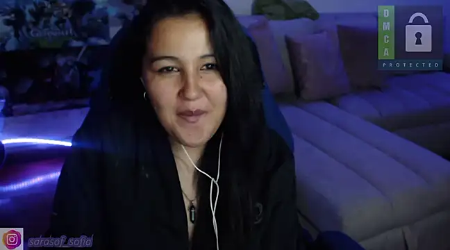 Snapshot of sara_sof_ chatting on December 18, 3:15 am sara sof online show from December 18, 3:15 am