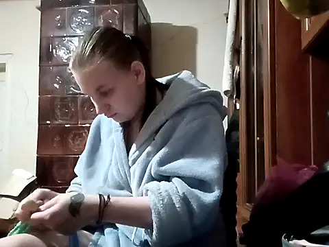 Snapshot of Zvezdnaya_Vedmichka chatting on December 7, 7:21 pm Zvezdnaya Vedmichka online show from December 7, 7:21 pm