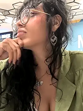 Snapshot of Fun_Everywhere chatting on January 30, 11:24 pm Fun Everywhere online show from January 30, 11:24 pm