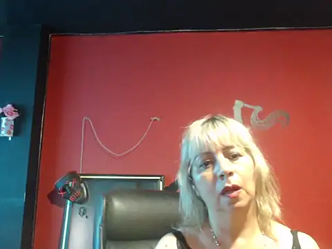 KLOE PIELL online show from March 2, 7:54 pm