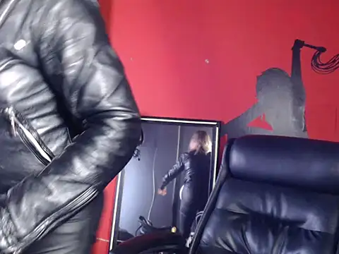 KLOE PIELL online show from April 17, 2:53 pm