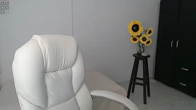 Ghada milf online show from March 19, 11:47 pm