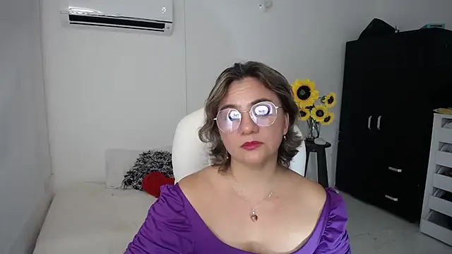 Ghada milf online show from March 23, 3:54 am