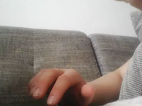 Snapshot of lickthehottie chatting on May 10, 12:43 pm lickthehottie online show from May 10, 12:43 pm