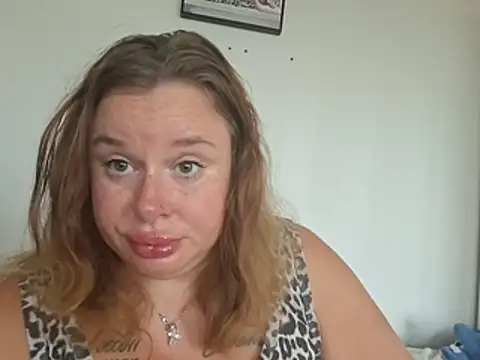 Snapshot of JohannasMishael chatting on July 18, 2:21 pm JohannasMishael online show from July 18, 2:21 pm