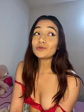 Snapshot of HallieLemon1 chatting on December 20, 4:20 am HallieLemon1 online show from December 20, 4:20 am