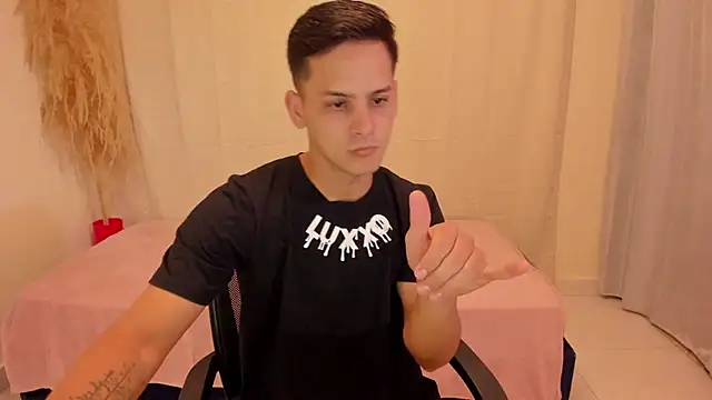 JANER 03 online show from December 21, 1:18 pm