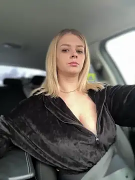 Love Bri online show from November 28, 10:29 am