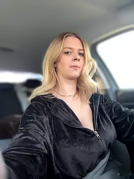 Love Bri online show from January 12, 11:04 am