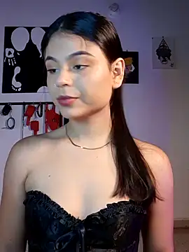 Snapshot of Cleo_hills chatting on May 10, 2:44 pm Cleo hills online show from May 10, 2:44 pm