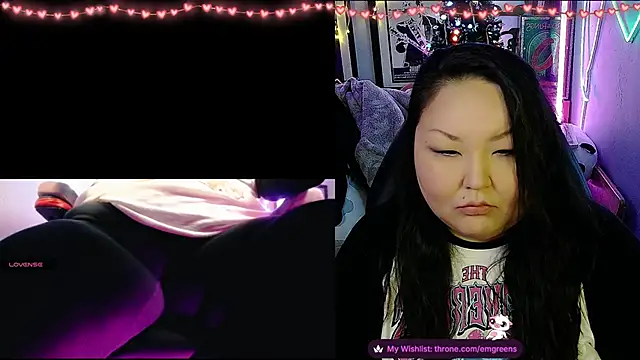 Snapshot of EmGreens chatting on February 14, 4:53 am EmGreens online show from February 14, 4:53 am