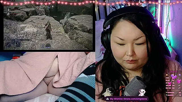 Snapshot of EmGreens chatting on February 15, 7:51 am EmGreens online show from February 15, 7:51 am