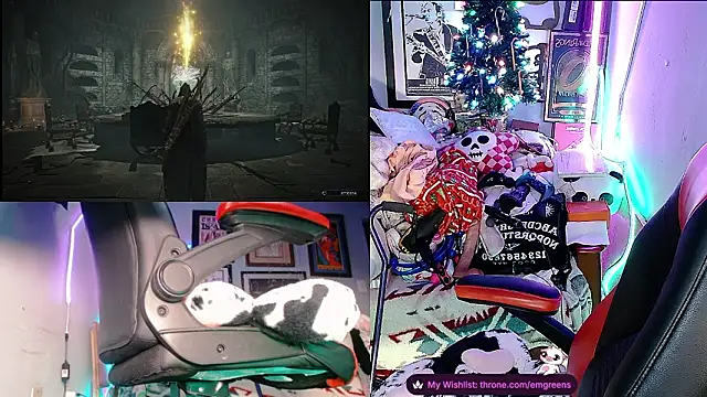 Snapshot of EmGreens chatting on February 18, 5:25 am EmGreens online show from February 18, 5:25 am