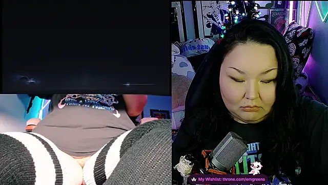 Snapshot of EmGreens chatting on March 1, 5:20 am EmGreens online show from March 1, 5:20 am