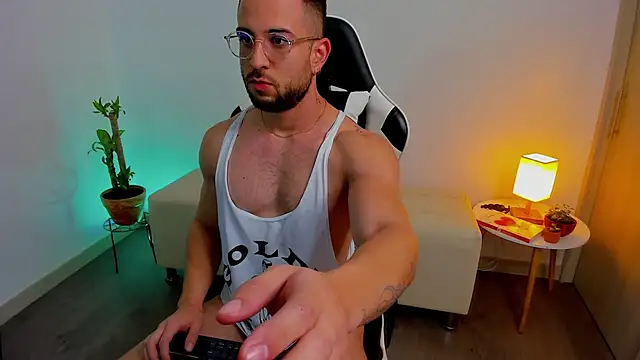 dafboy1 online show from December 2, 2:56 pm