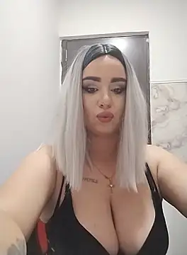 AdelinaJude online show from October 3, 8:39 pm