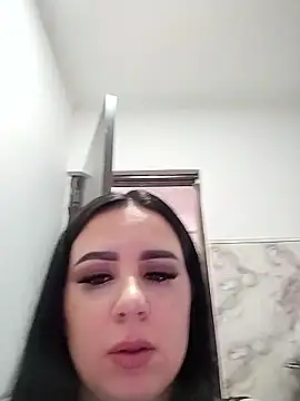 AdelinaJude online show from April 3, 6:28 pm