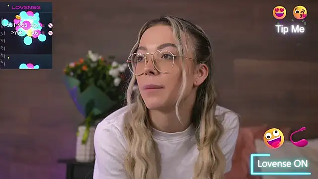 KylieJoyce online show from January 10, 4:44 am