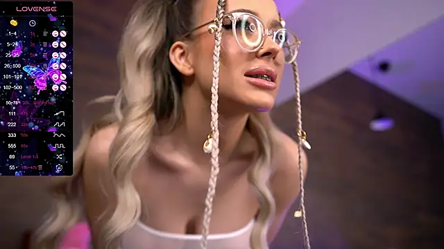 KylieJoyce online show from March 5, 1:10 am