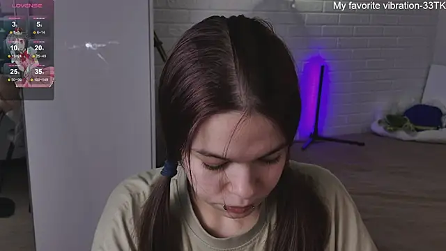 Snapshot of ValBae chatting on January 29, 12:02 pm ValBae online show from January 29, 12:02 pm