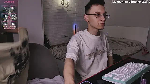 Snapshot of ValBae chatting on January 30, 9:15 am ValBae online show from January 30, 9:15 am