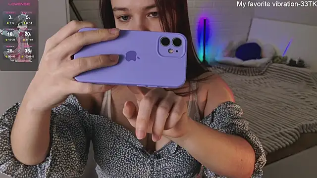 Snapshot of ValBae chatting on January 31, 4:27 pm ValBae online show from January 31, 4:27 pm