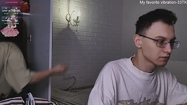 Snapshot of ValBae chatting on February 5, 9:25 am ValBae online show from February 5, 9:25 am