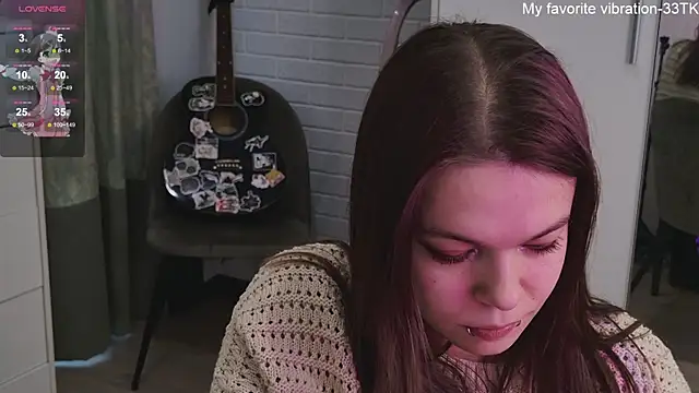 Snapshot of ValBae chatting on February 5, 1:54 pm ValBae online show from February 5, 1:54 pm