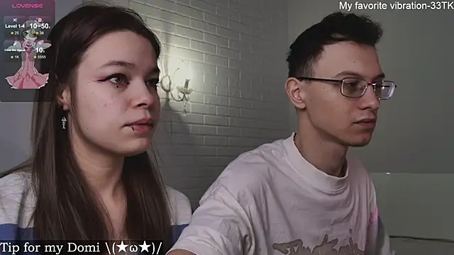 Snapshot of ValBae chatting on February 7, 9:47 am ValBae online show from February 7, 9:47 am