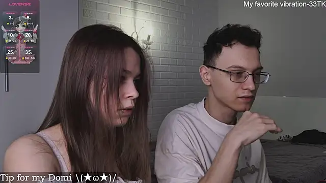 Snapshot of ValBae chatting on February 8, 9:46 am ValBae online show from February 8, 9:46 am