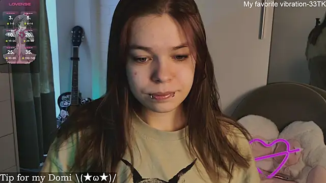 Snapshot of ValBae chatting on February 20, 12:04 pm ValBae online show from February 20, 12:04 pm