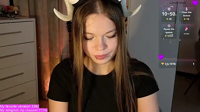 Snapshot of ValBae chatting on September 14, 7:24 pm ValBae online show from September 14, 7:24 pm