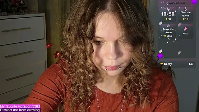 Snapshot of ValBae chatting on October 11, 8:29 pm ValBae online show from October 11, 8:29 pm