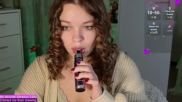 Snapshot of ValBae chatting on October 15, 8:53 pm ValBae online show from October 15, 8:53 pm