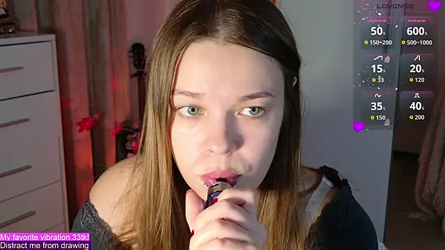 Snapshot of ValBae chatting on October 19, 7:47 pm ValBae online show from October 19, 7:47 pm