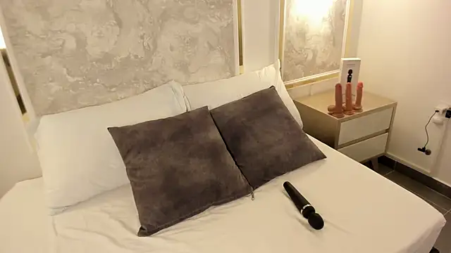 victoria18x online show from November 4, 7:24 pm