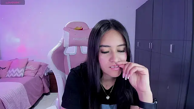 Tinylottie online show from October 30, 6:30 pm