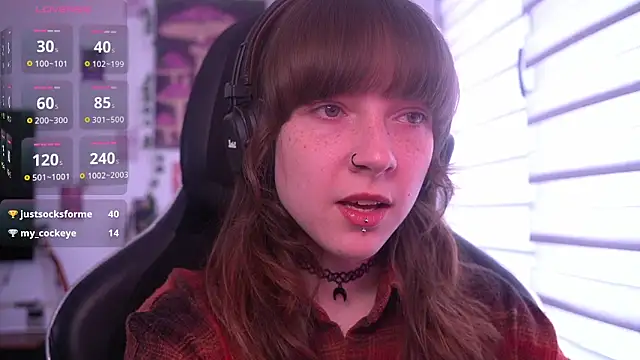 Snapshot of juliapie chatting on May 12, 1:30 pm juliapie online show from May 12, 1:30 pm