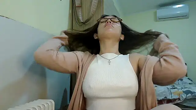 Snapshot of Sativa017 chatting on December 4, 2:37 pm Sativa017 online show from December 4, 2:37 pm