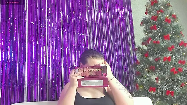 Snapshot of Seductive_She_Wolf chatting on January 8, 4:11 pm Seductive She Wolf online show from January 8, 4:11 pm