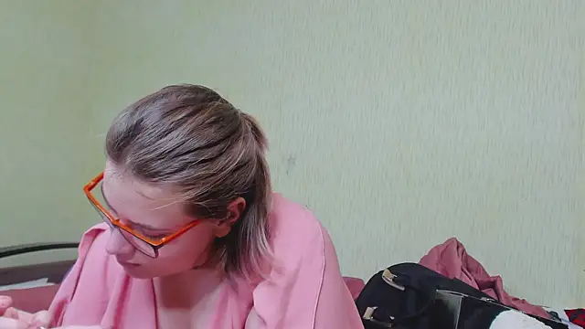 Snapshot of Seductive_She_Wolf chatting on January 19, 10:17 am Seductive She Wolf online show from January 19, 10:17 am