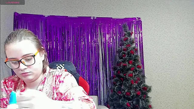 Snapshot of Seductive_She_Wolf chatting on January 20, 2:57 pm Seductive She Wolf online show from January 20, 2:57 pm