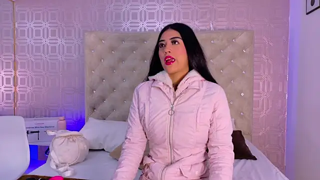 Mia-Monroe online show from January 17, 3:00 am