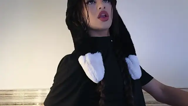 Sophia Cambpell online show from December 2, 9:21 pm