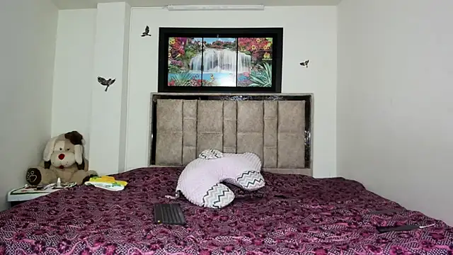 Snapshot of alanaanddaphne chatting on October 2, 1:18 pm alanaanddaphne online show from October 2, 1:18 pm