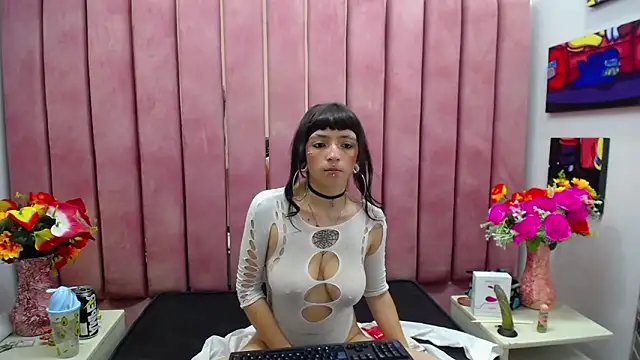 Samantha Smiith online show from December 13, 7:04 am