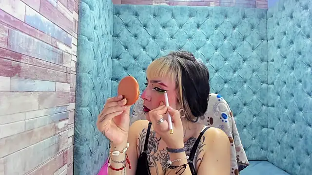 Samantha Smiith online show from December 14, 4:18 am